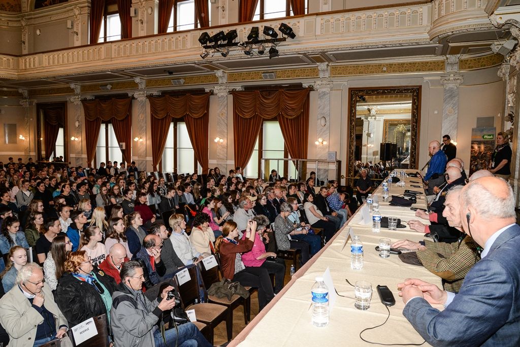 Slavnosti svobody 2017 - Beseda veteránů se studenty (foto: M. Pecuch, 5.5.2017)