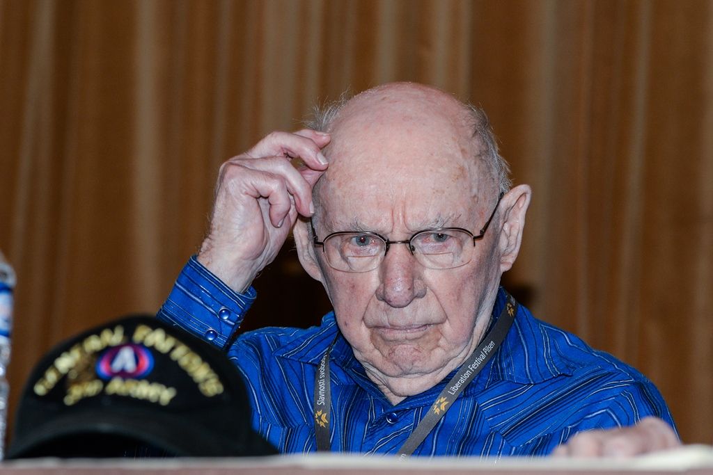 Slavnosti svobody 2017 - Beseda veteránů se studenty (foto: M. Pecuch, 5.5.2017)