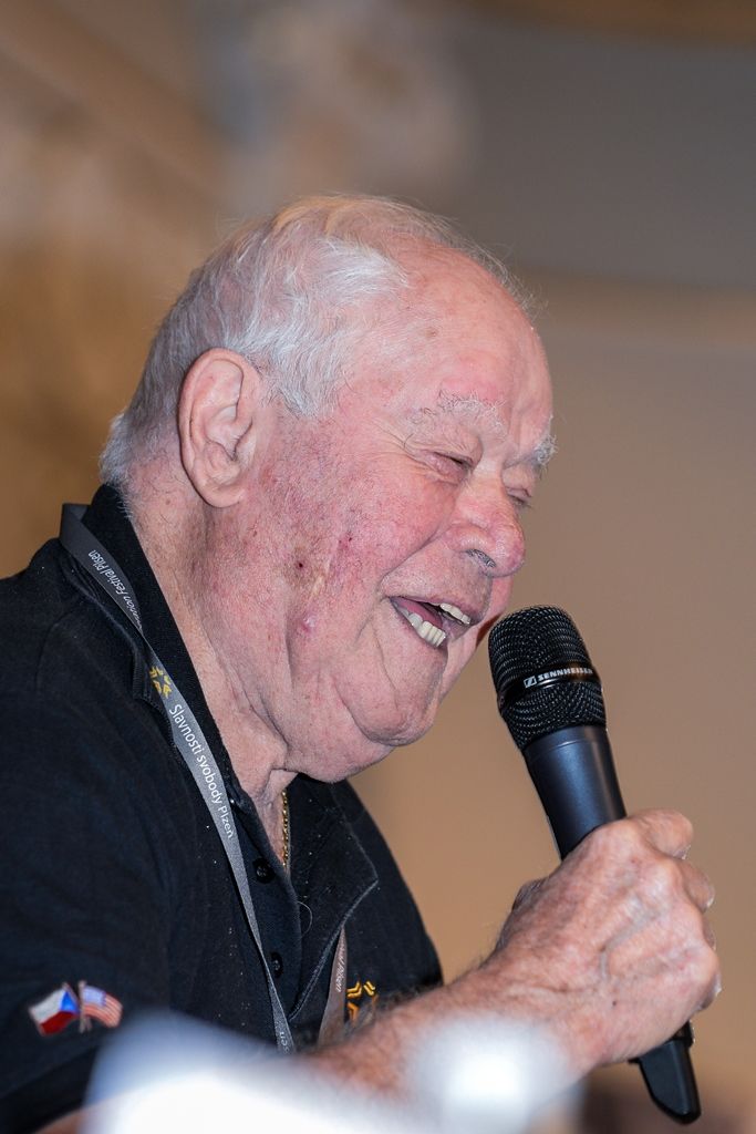 Slavnosti svobody 2017 - Beseda veteránů se studenty (foto: M. Pecuch, 5.5.2017)