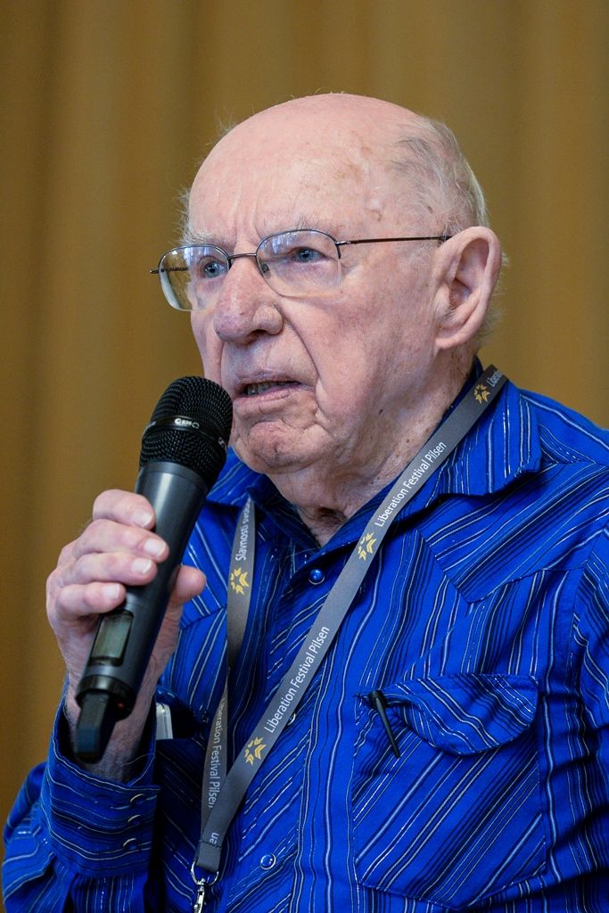 Slavnosti svobody 2017 - Beseda veteránů se studenty (foto: M. Pecuch, 5.5.2017)