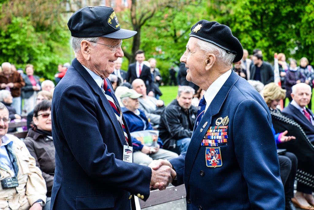 Slavnosti svobody 2017 - Pietní akt na nám. Míru (foto: M. Pecuch, 5.5.2017)