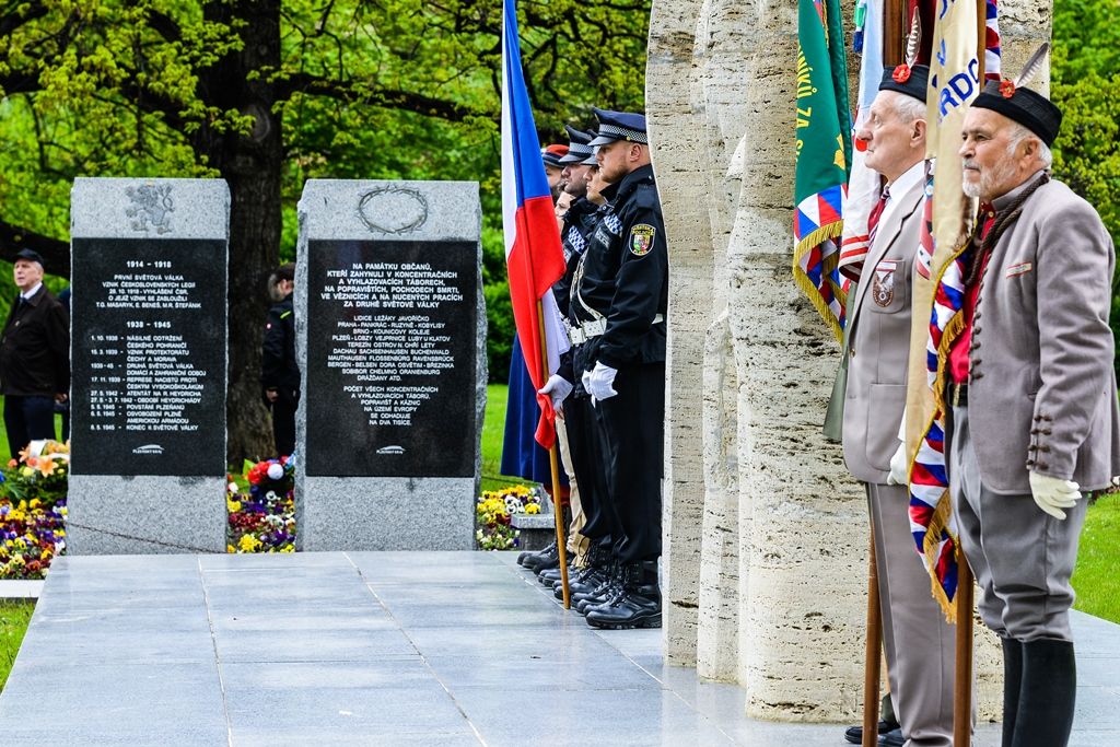 Slavnosti svobody 2017 - Pietní akt na nám. Míru (foto: M. Pecuch, 5.5.2017)