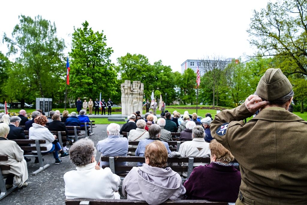 Slavnosti svobody 2017 - Pietní akt na nám. Míru (foto: M. Pecuch, 5.5.2017)