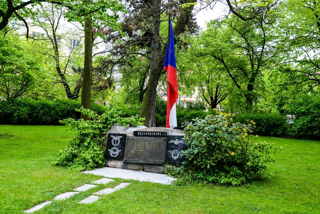 Slavnosti svobody 2017 - Pietní akt na nám. Míru (foto: M. Pecuch, 5.5.2017)