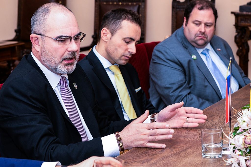 Slavnosti svobody 2017 - Přijetí velvyslanců USA a Belgie na plzeňské radnici a následný pietní akt (foto: M. Pecuch, 6.5.2017)