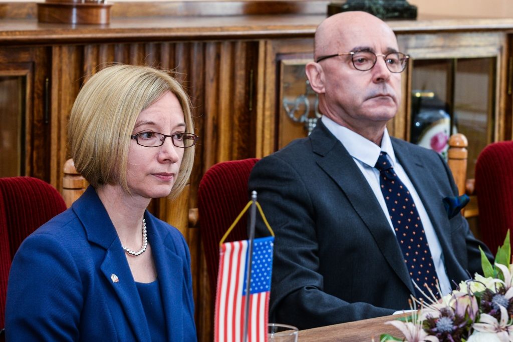 Slavnosti svobody 2017 - Přijetí velvyslanců USA a Belgie na plzeňské radnici a následný pietní akt (foto: M. Pecuch, 6.5.2017)