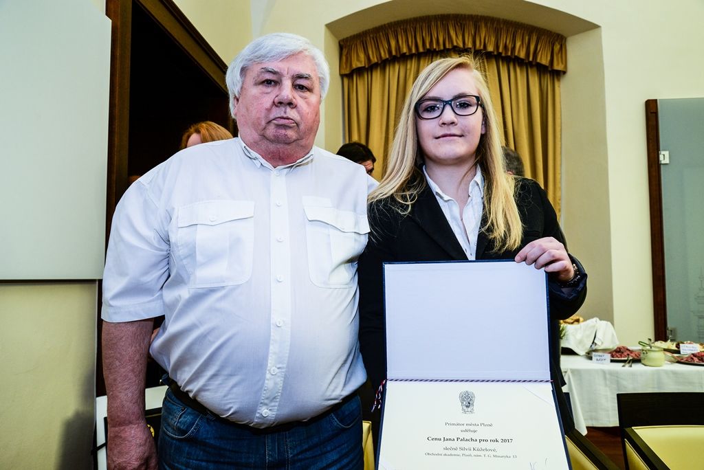 Cenu Jana Palacha získala studentka Silvie Kůželová (foto: M. Pecuch, 8.5.2017)