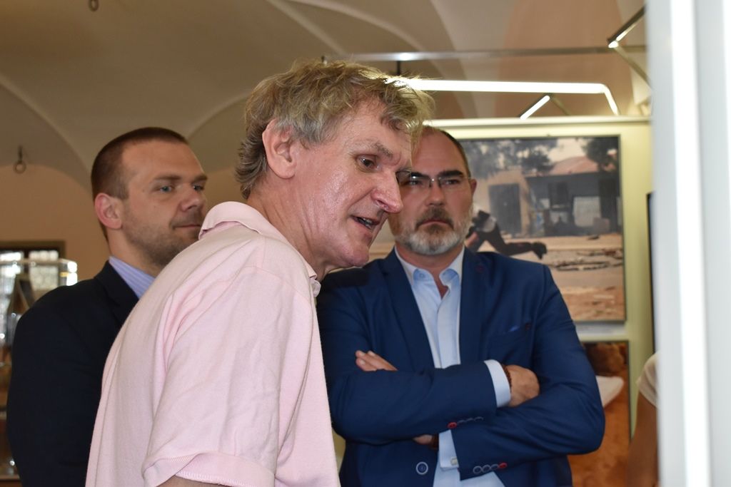 Fotograf Jan Šibík vystavuje v mázhauzu plzeňské radnice (foto: A. Jarošová, 31.5.2017)