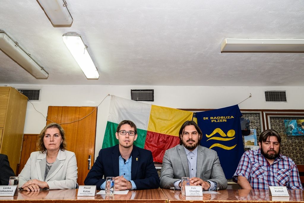 Dotace města pomáhají sportovním klubům, v bazénu SK Radbuza bude díky nim čistší voda (foto: M. Pecuch, 7.6.2017)