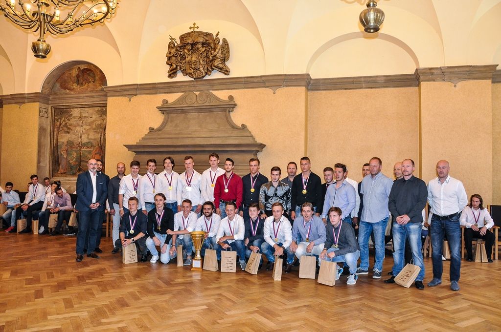 Úspěchy mladých hokejistů HC Plzeň 1929 ocenilo vedení města Plzně (foto: M. Pecuch, 14.6.2017)