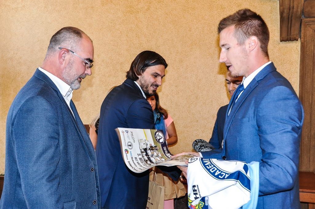 Úspěchy mladých hokejistů HC Plzeň 1929 ocenilo vedení města Plzně (foto: M. Pecuch, 14.6.2017)