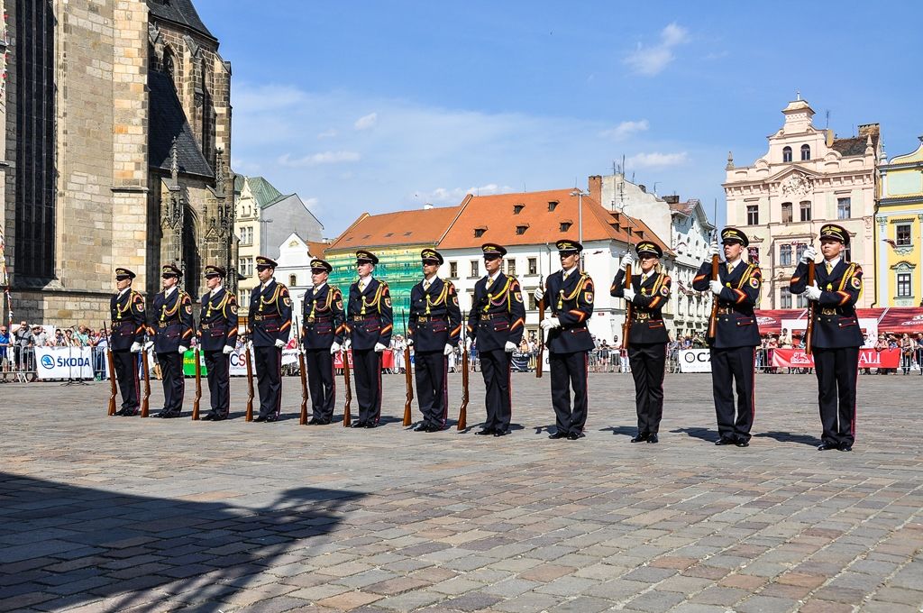 Plzeň poprvé zažila exhibiční přehlídku čestných stráží středoevropského regionu (foto: M. Pecuch, 22.6.2017)