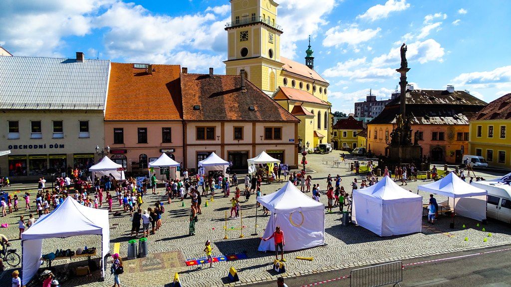 Sportmanii si užívají tisíce dětí v okresních městech (zdroj foto: Odbor sportu MMP, 26., 27.6.2017)