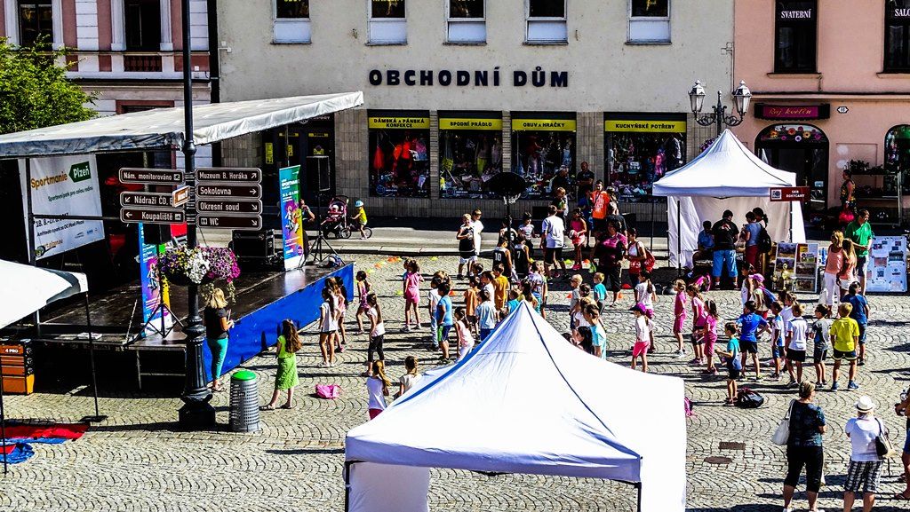 Sportmanii si užívají tisíce dětí v okresních městech (zdroj foto: Odbor sportu MMP, 26., 27.6.2017)