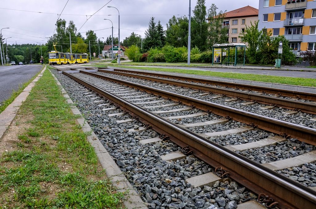 Tramvaj na plzeňskou Košutku jezdí po nově opravené trati (foto: M. Pecuch, 26.7.2017)