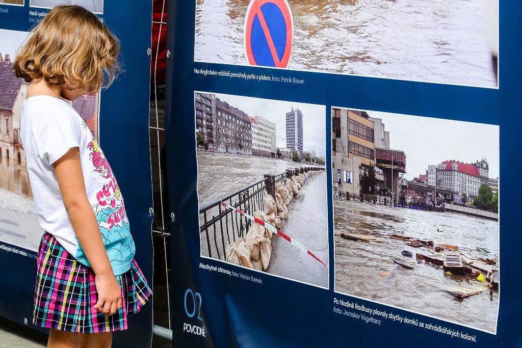 Výstava dobrovolných hasičů připomíná povodeň před 15 lety