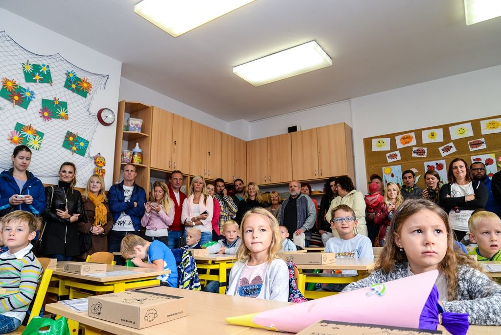 V Plzni se otevřelo 78 prvních tříd, přivítaly přes 1800 nových školáků (foto: M. Pecuch, 4.9.2017)