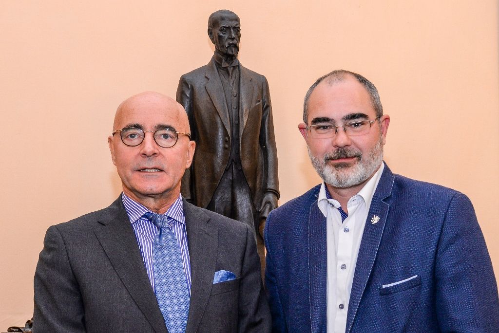 Přijetí J. E. Grégoira Vardakise