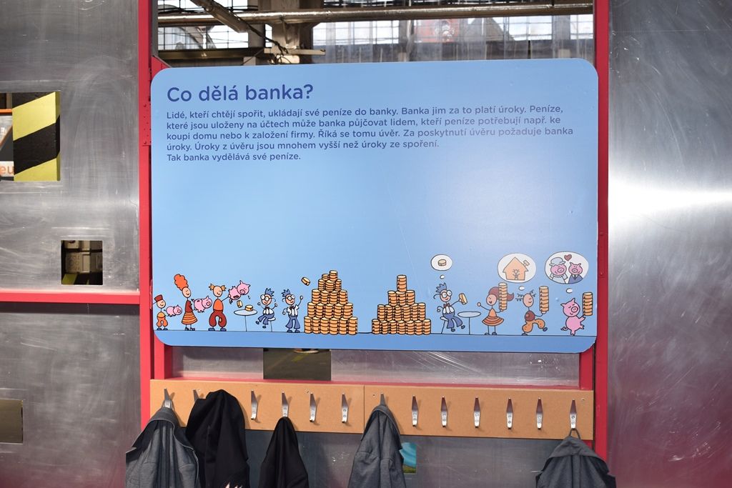 Výstava Jak se točí peníze učí děti hospodařit s penězi (foto: A. Jarošová, 4.10.2017)