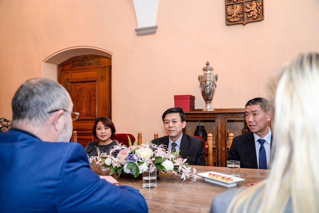 Velvyslanec Vietnamu navštívil Plzeň (foto: M. Pecuch, 12.10.2017)