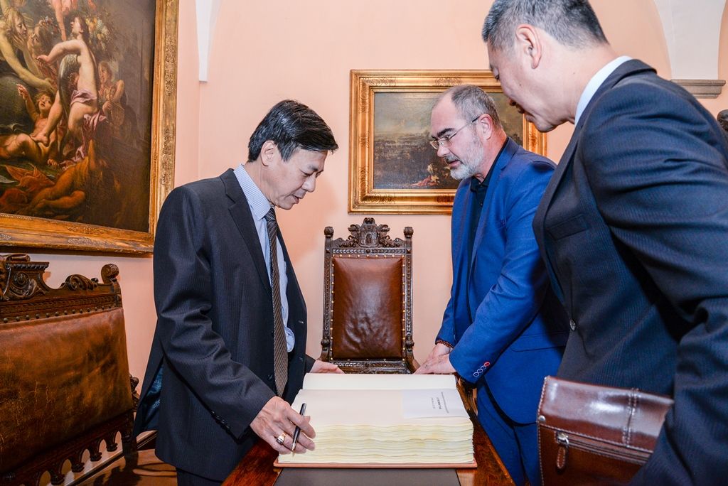 Velvyslanec Vietnamu navštívil Plzeň (foto: M. Pecuch, 12.10.2017)