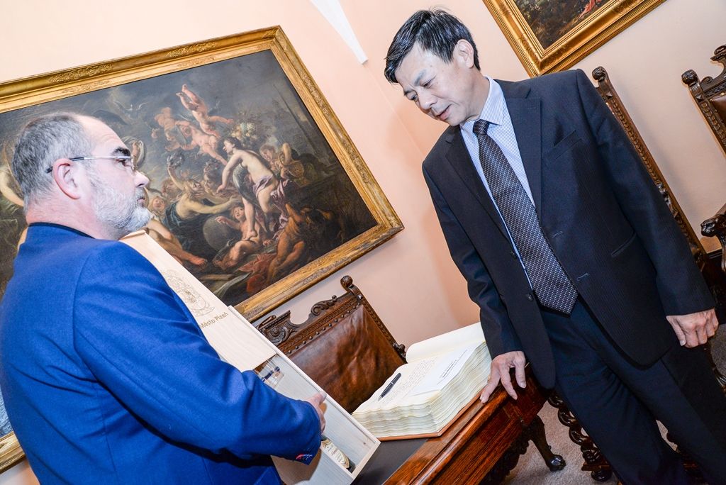 Velvyslanec Vietnamu navštívil Plzeň (foto: M. Pecuch, 12.10.2017)