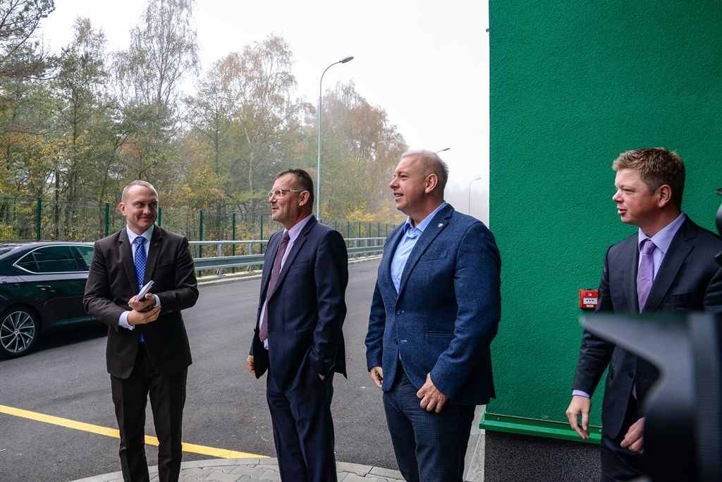 Prezident si prohlédl spalovnu odpadu v Chotíkově (foto: M. Pecuch, 18.10.2017)