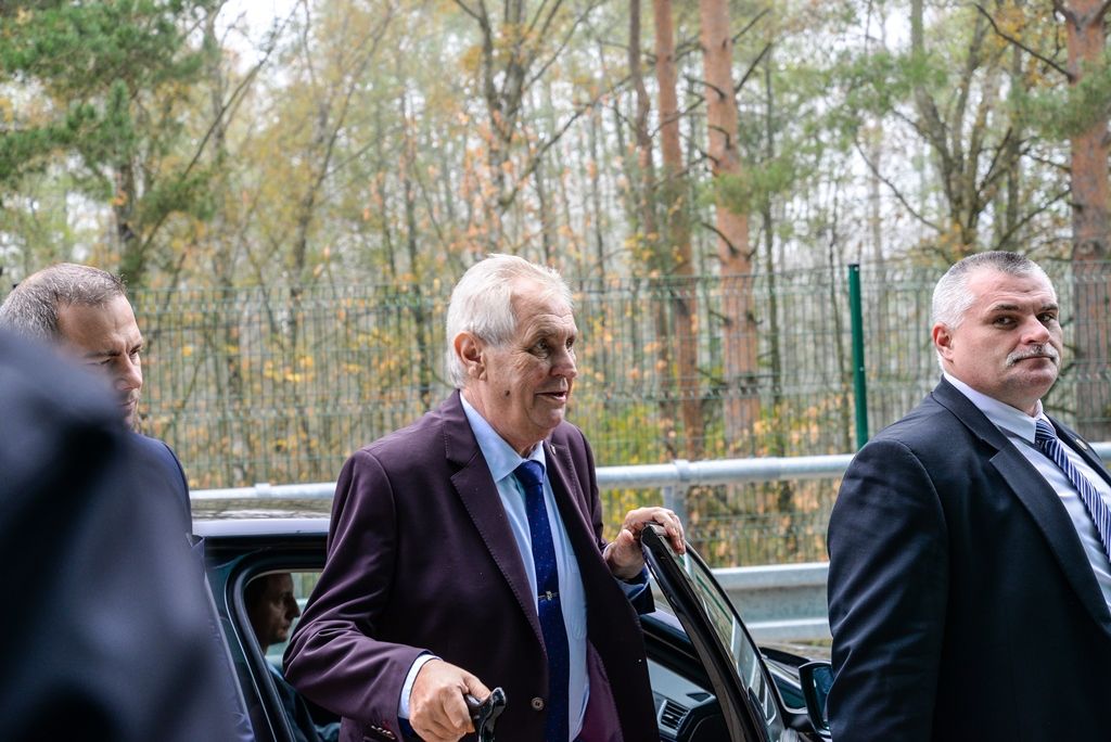 Prezident si prohlédl spalovnu odpadu v Chotíkově