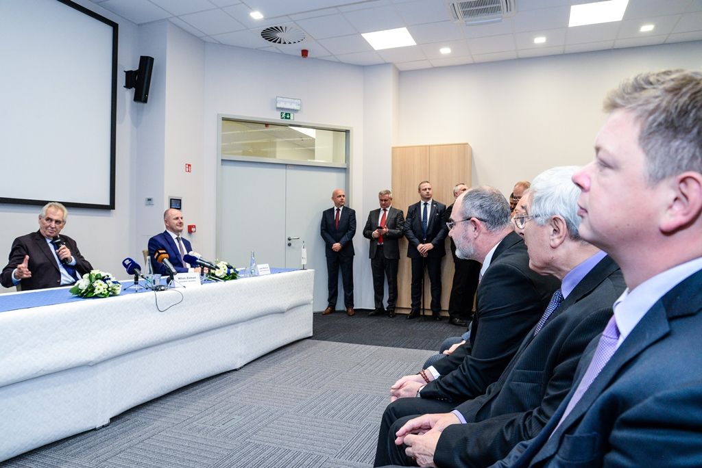Prezident si prohlédl spalovnu odpadu v Chotíkově (foto: M. Pecuch, 18.10.2017)
