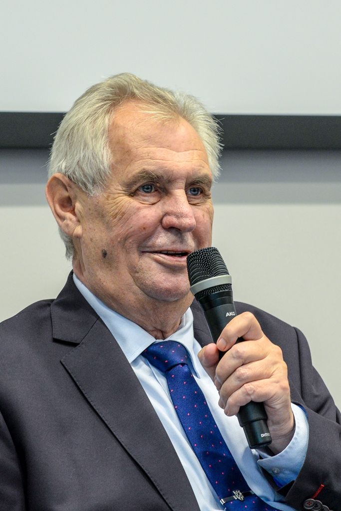 Prezident si prohlédl spalovnu odpadu v Chotíkově (foto: M. Pecuch, 18.10.2017)