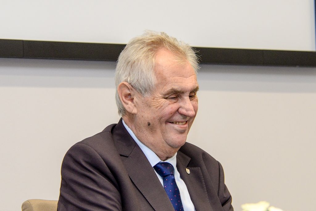 Prezident si prohlédl spalovnu odpadu v Chotíkově (foto: M. Pecuch, 18.10.2017)