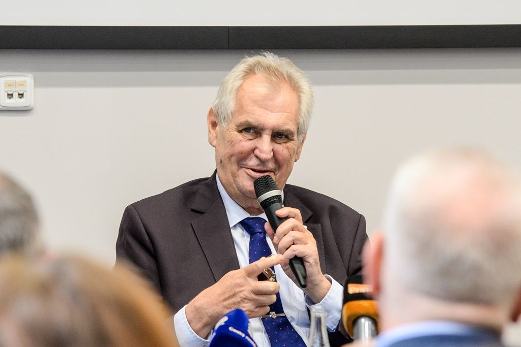 Prezident si prohlédl spalovnu odpadu v Chotíkově (foto: M. Pecuch, 18.10.2017)