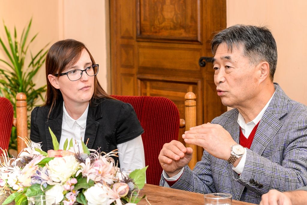 Japonský mistr aikido navštívil plzeňskou radnici
