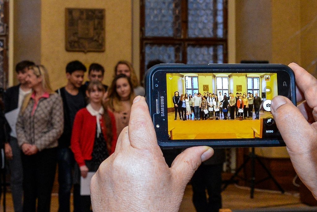 Velvyslankyně Peru navštívila Plzeň, na radnici předala ceny studentům (foto: M. Pecuch, 28.11.2017)