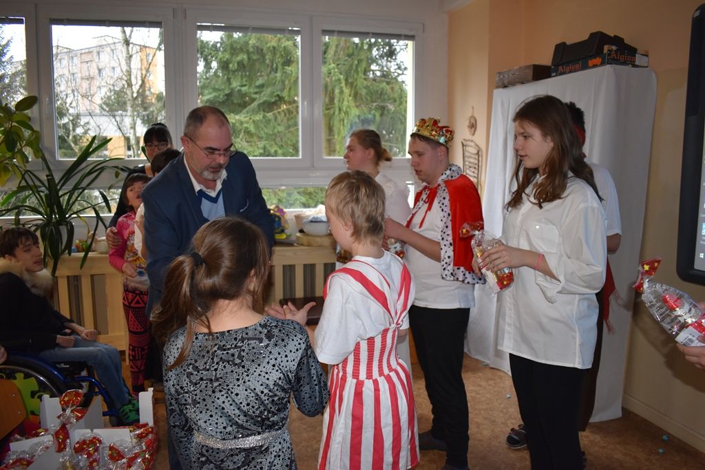 Primátor navštívil mikulášskou besídku dětí ze speciální školy (foto: E. Barborková, 5.12.2017)