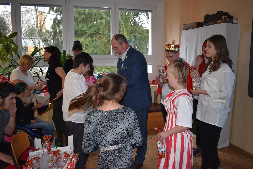 Primátor navštívil mikulášskou besídku dětí ze speciální školy (foto: E. Barborková, 5.12.2017)