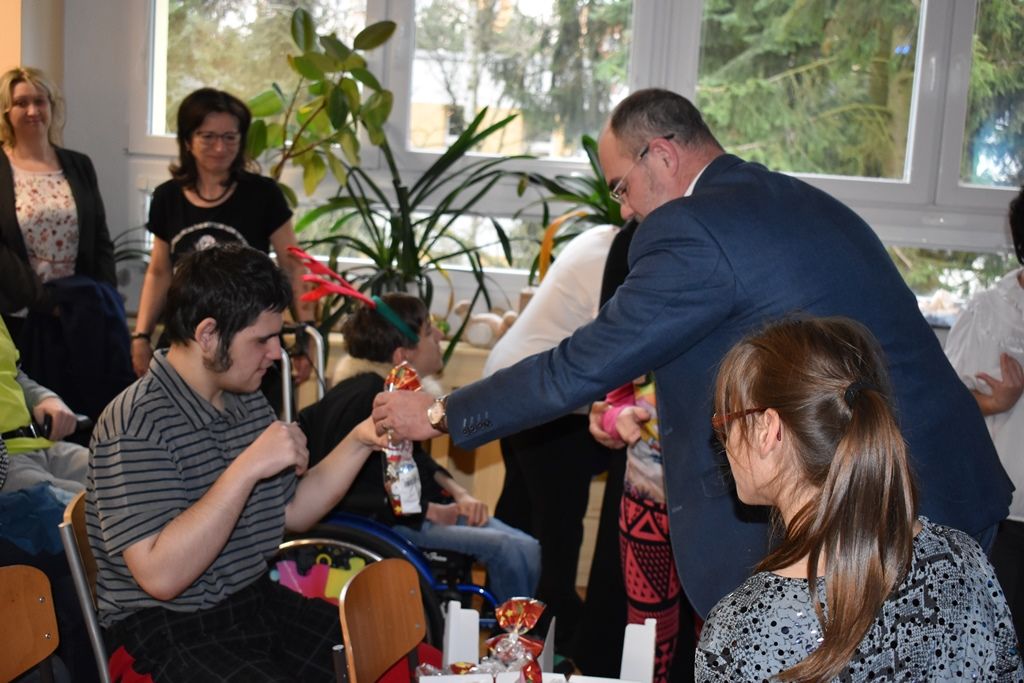 Primátor navštívil mikulášskou besídku dětí ze speciální školy (foto: E. Barborková, 5.12.2017)