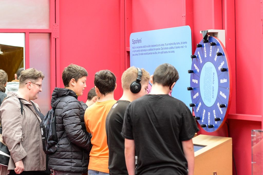 Výstava Jak se točí peníze (foto: M. Pecuch, 10.11.2017)