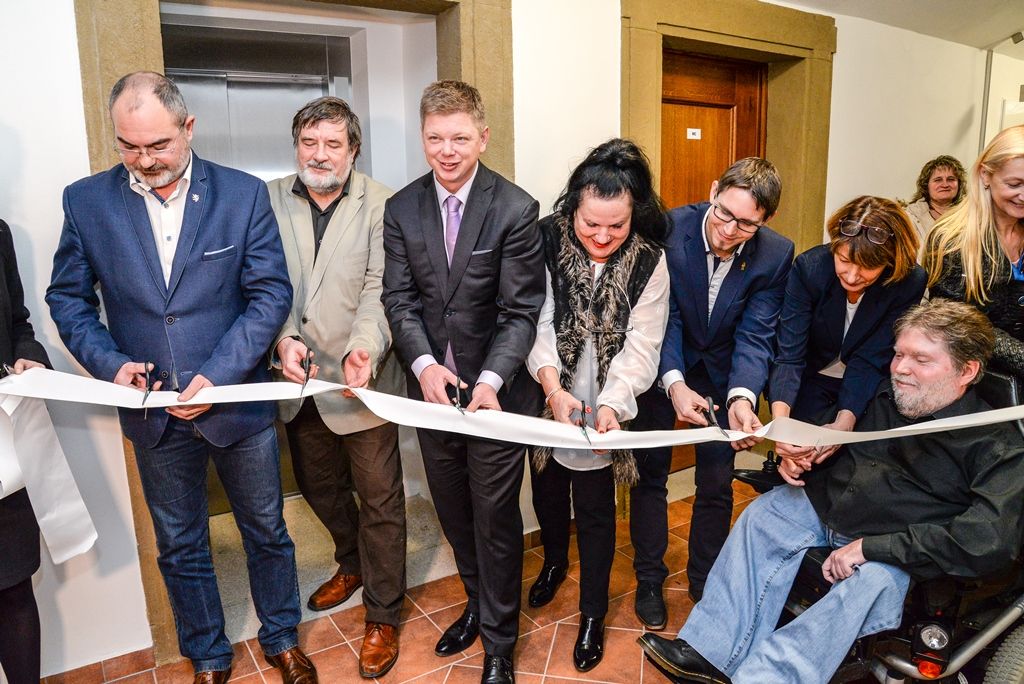 Plzeňská radnice je díky novému výtahu bez bariér (foto: M. Pecuch, 6.12.2017)