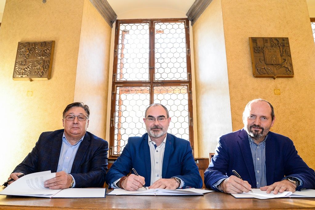 Plzeň podepsala memorandum s hospodářskými komorami o spolupráci
