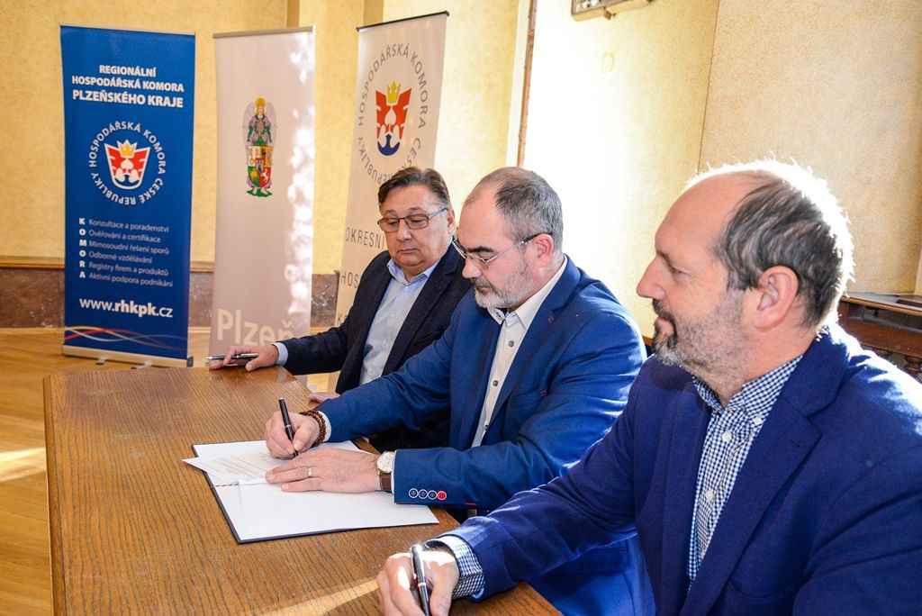 Plzeň podepsala memorandum s hospodářskými komorami o spolupráci (foto: M. Pecuch, 15.12.2017)