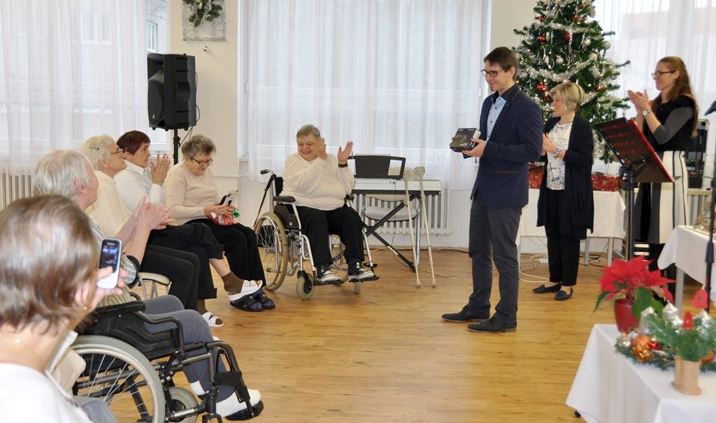 Plzeňští radní navštívili před Vánoci 17 zařízení poskytujících sociální služby (foto: M. Pecuch, Odbor sociálních služeb MMP, 20.12.2017)