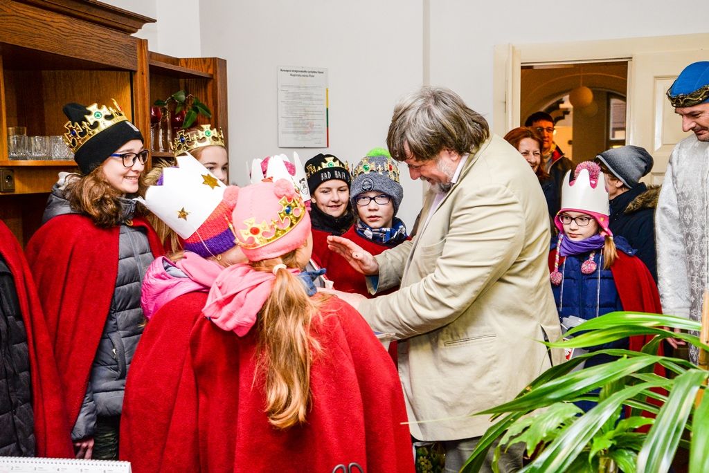 Primátor, hejtman a biskup podpořili Tříkrálovou sbírku (foto: M. Pecuch/A. Jarošová, 8.1.2018)