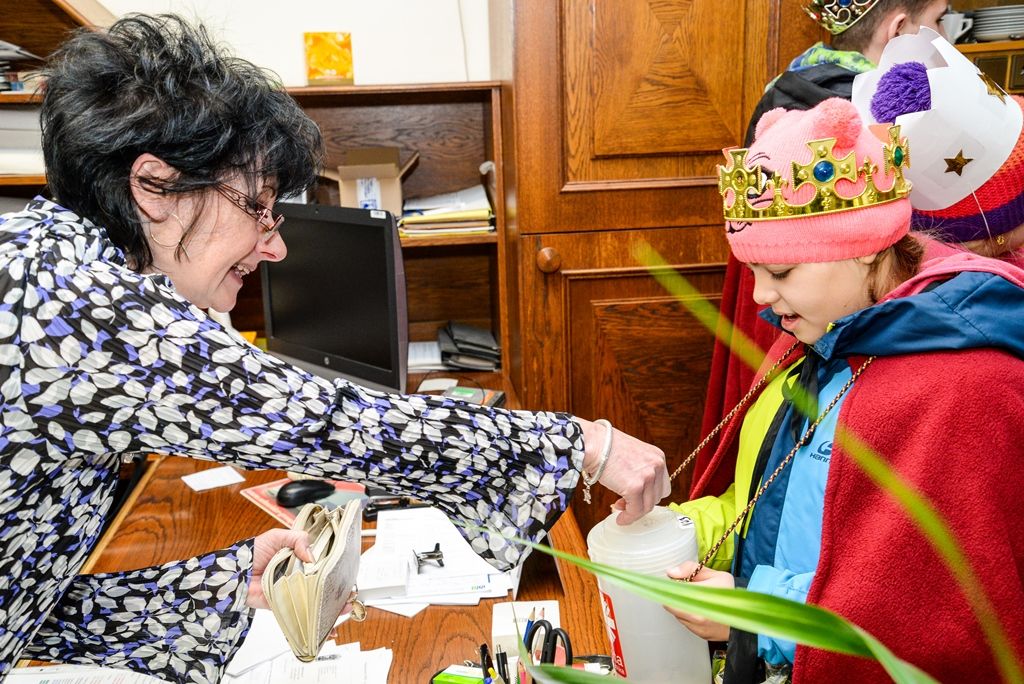 Primátor, hejtman a biskup podpořili Tříkrálovou sbírku (foto: M. Pecuch/A. Jarošová, 8.1.2018)