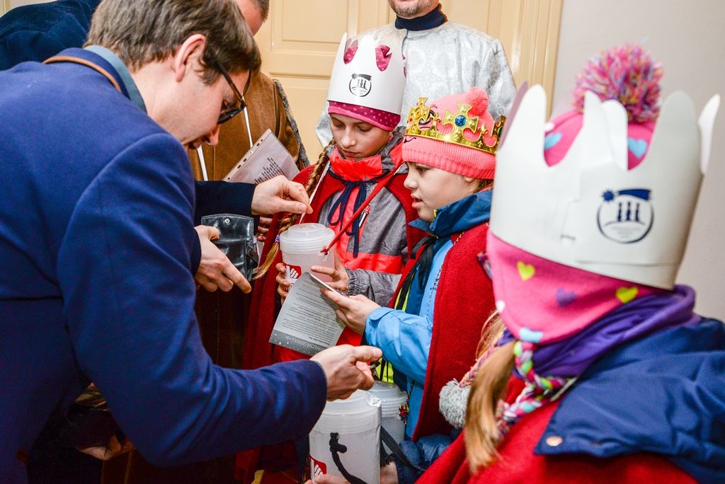Primátor, hejtman a biskup podpořili Tříkrálovou sbírku (foto: M. Pecuch/A. Jarošová, 8.1.2018)
