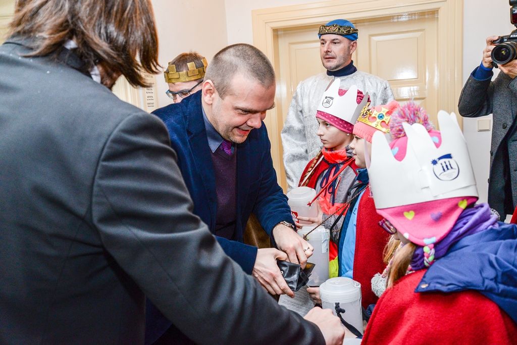 Primátor, hejtman a biskup podpořili Tříkrálovou sbírku (foto: M. Pecuch/A. Jarošová, 8.1.2018)