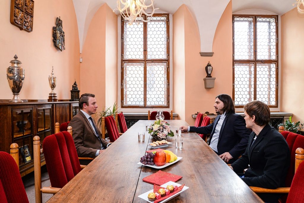 Házenkář Filip Jícha navštívil plzeňskou radnici (foto: M. Pecuch, 12.1.2018)