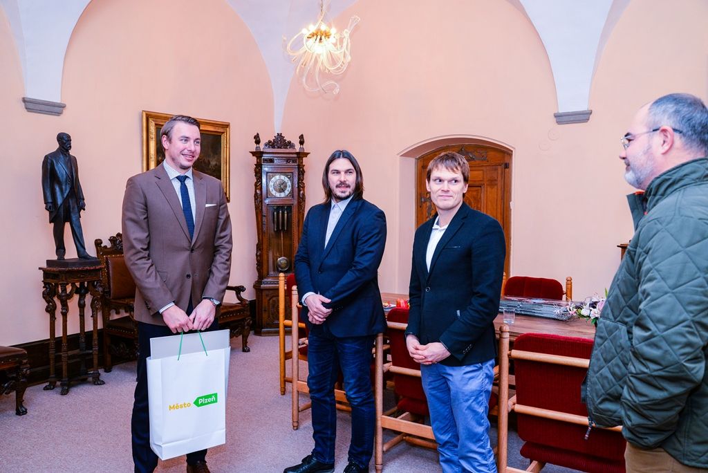 Házenkář Filip Jícha navštívil plzeňskou radnici (foto: M. Pecuch, 12.1.2018)