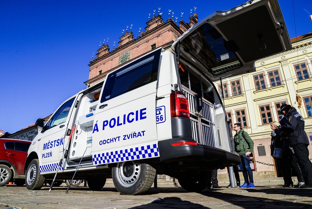 Strážníci mají nový speciální odchytový vůz