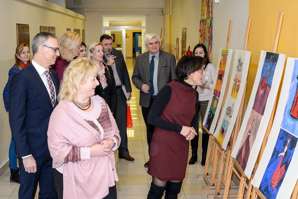 Děti z 15. základní školy ochutnaly speciality španělské kuchyně (foto: M. Pecuch, 7.2.2018)